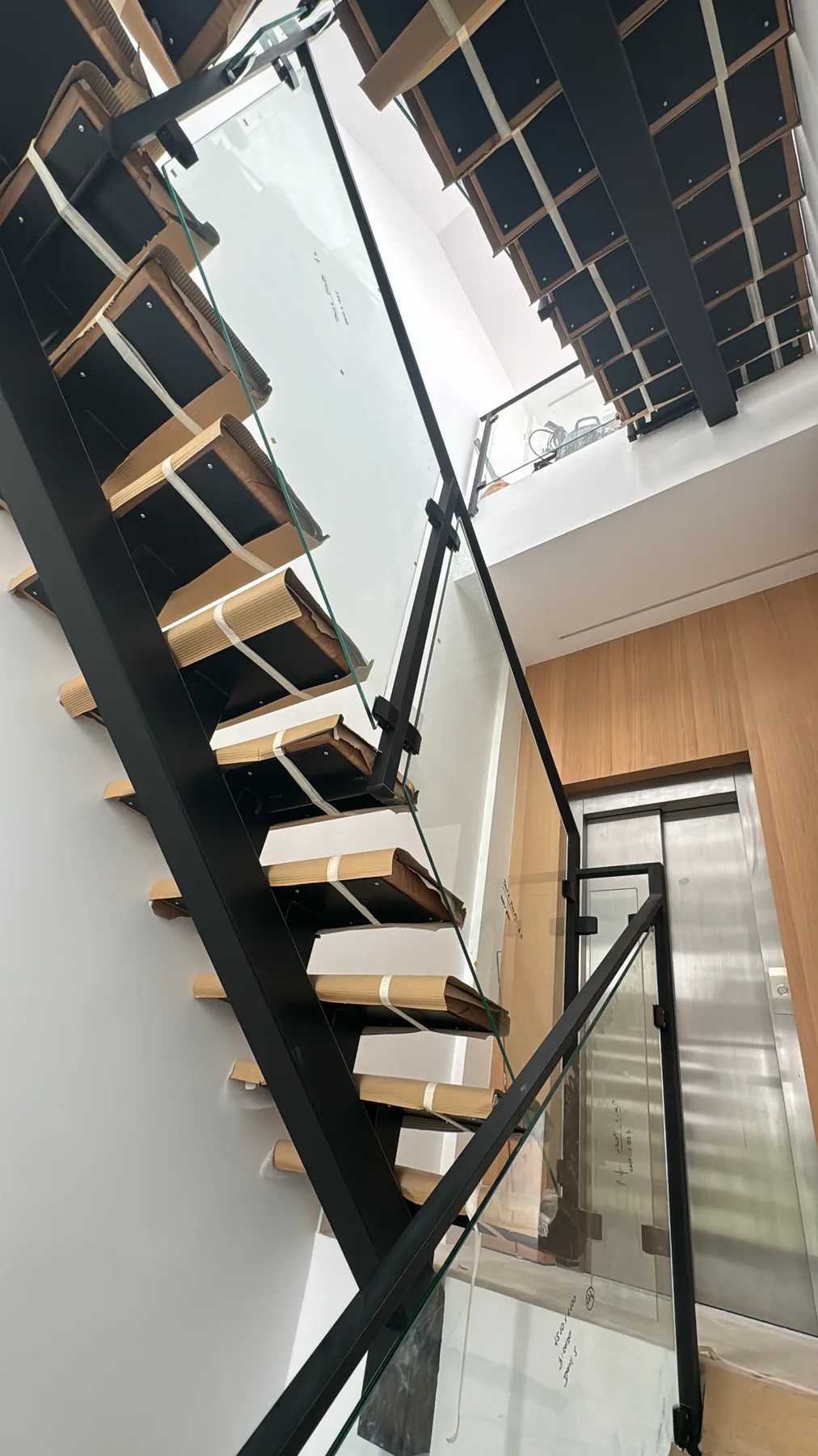Escalera metálica interior